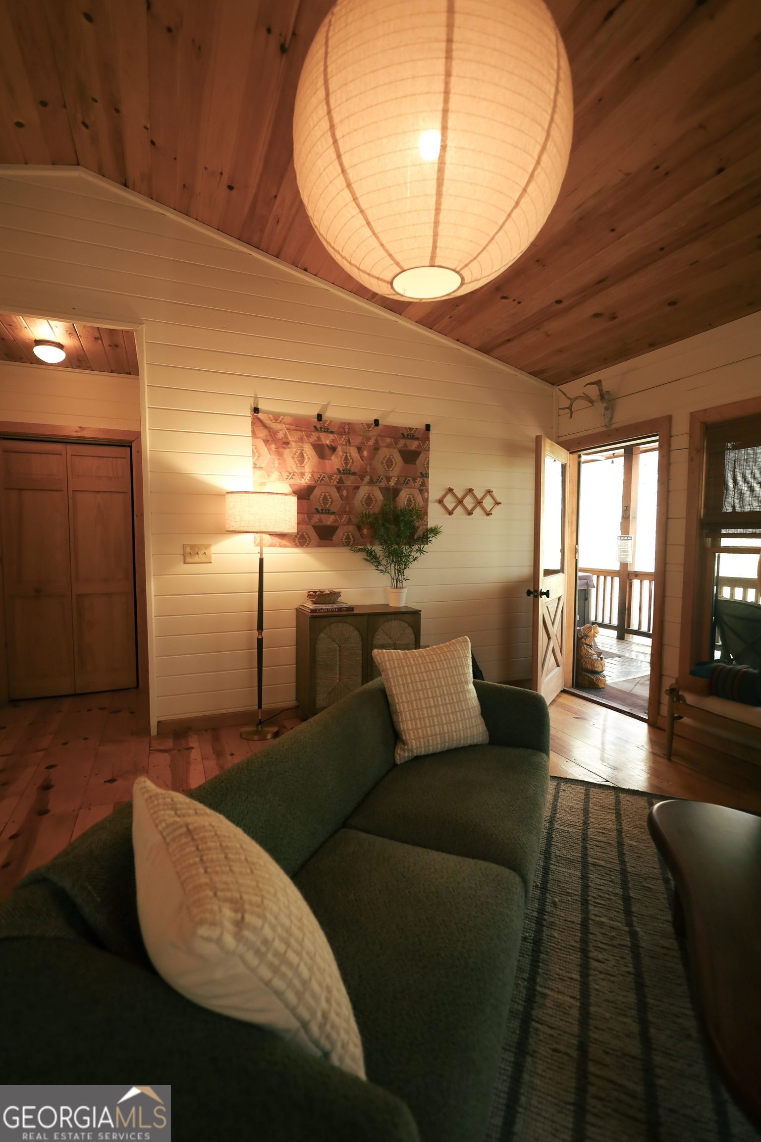 7 Ascherman Court Blue Ridge, GA 30513 - Photo 15 of 41 a living room with furniture