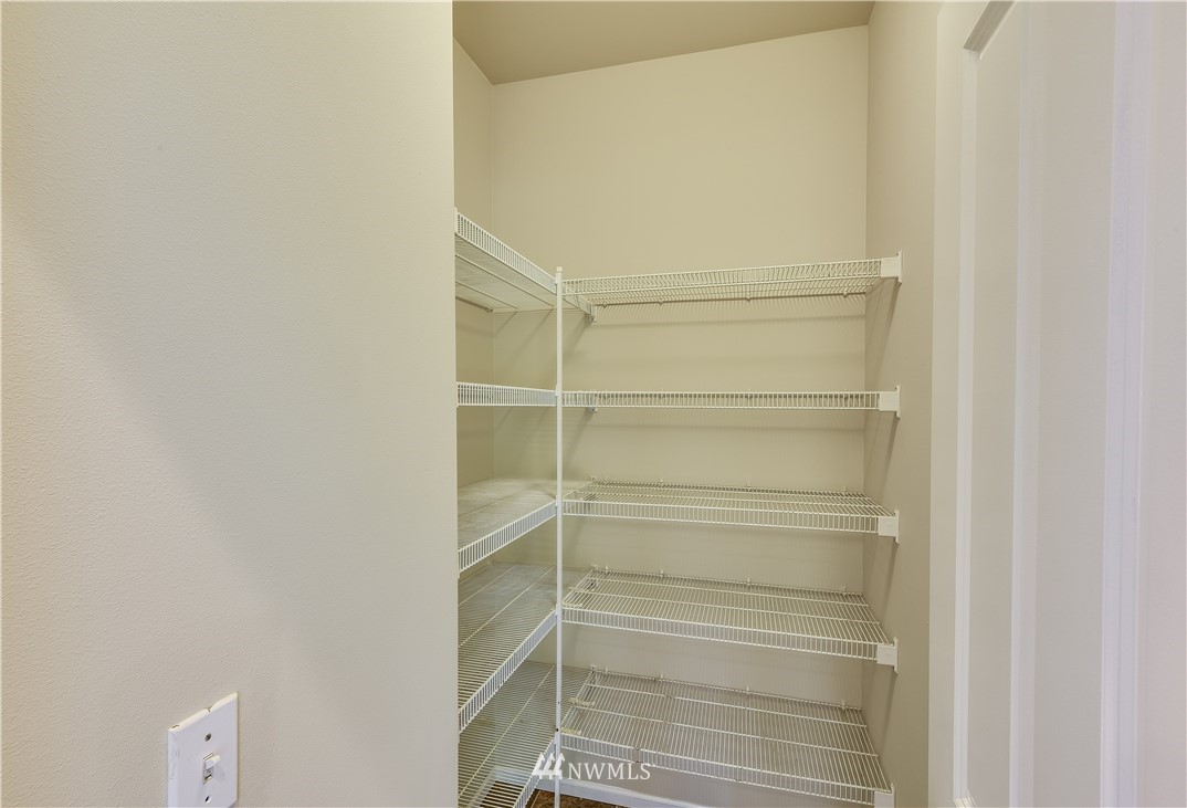 6015 Northeast 1st Circle Renton, WA 98059 - Photo 5 of 20