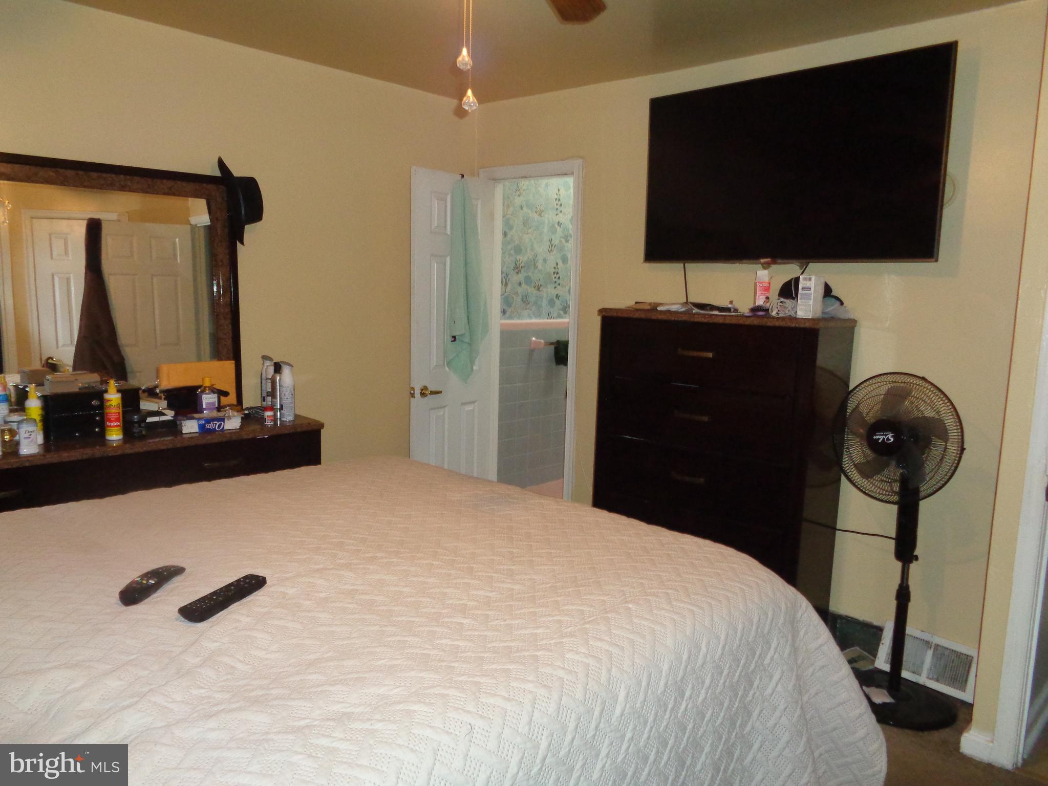 320 East Claremont Road Philadelphia, PA 19120 - Photo 12 of 20