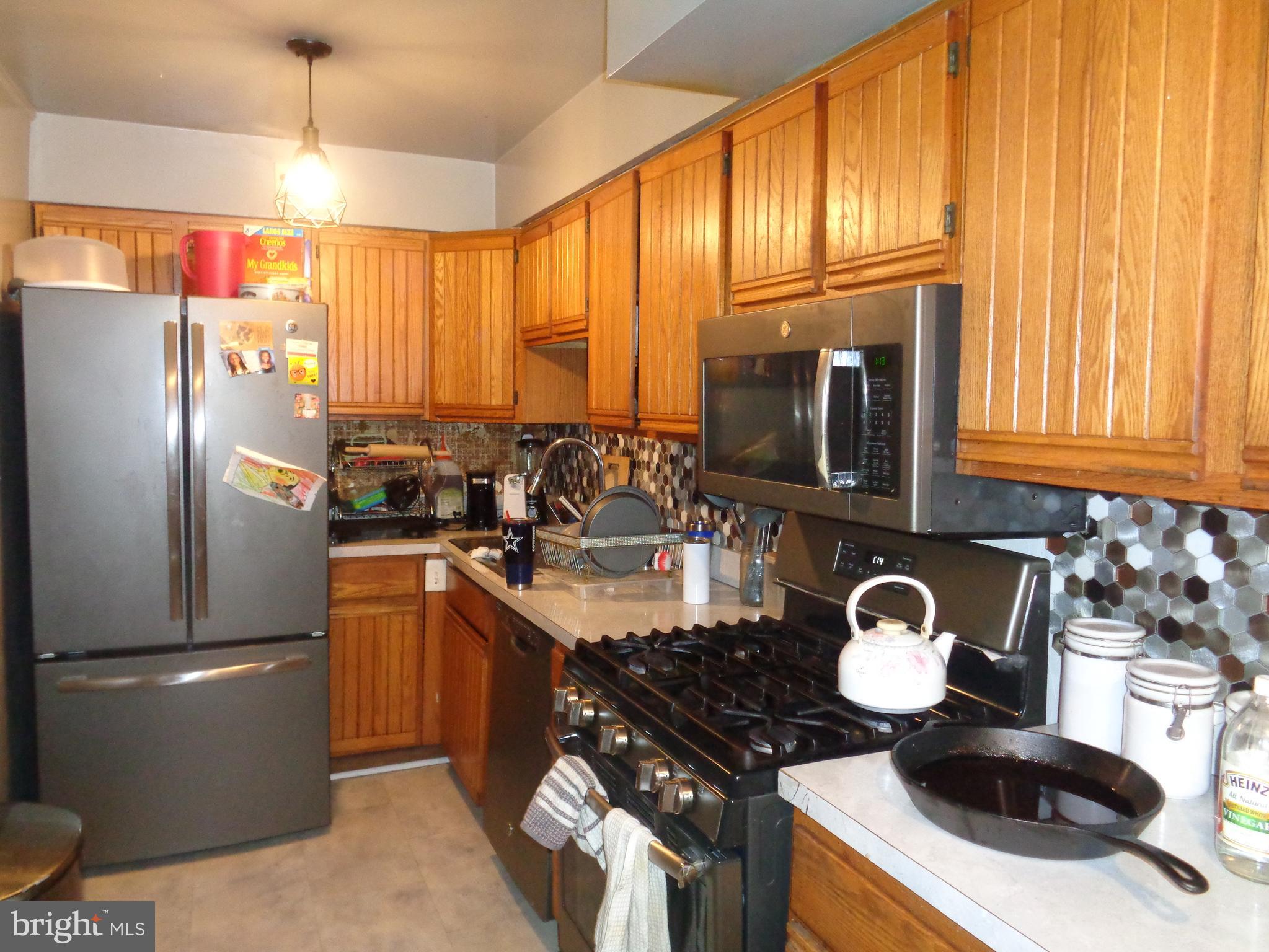 320 East Claremont Road Philadelphia, PA 19120 - Photo 7 of 20