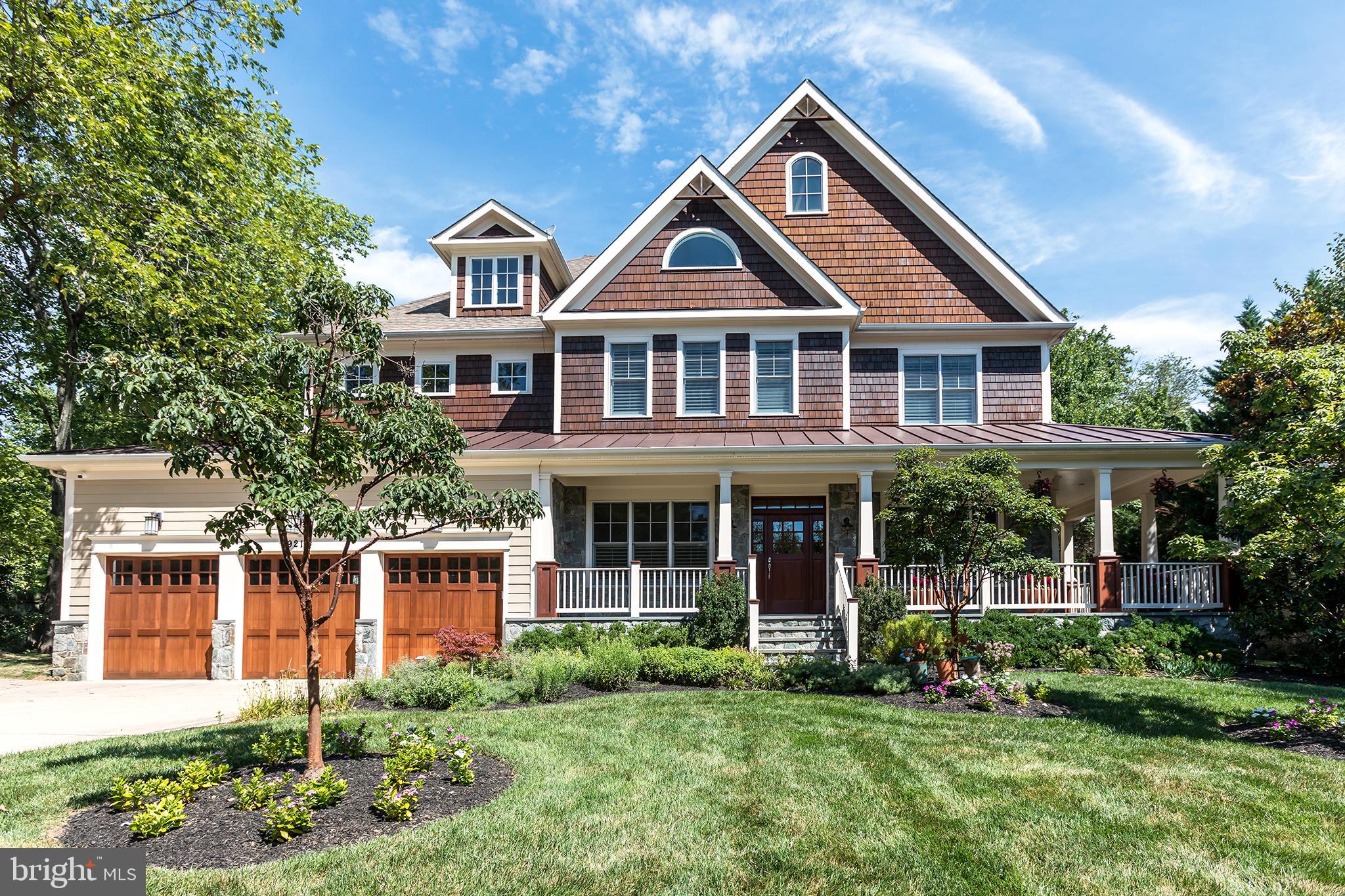 Beautiful craftsmanship of Castlewood Builders