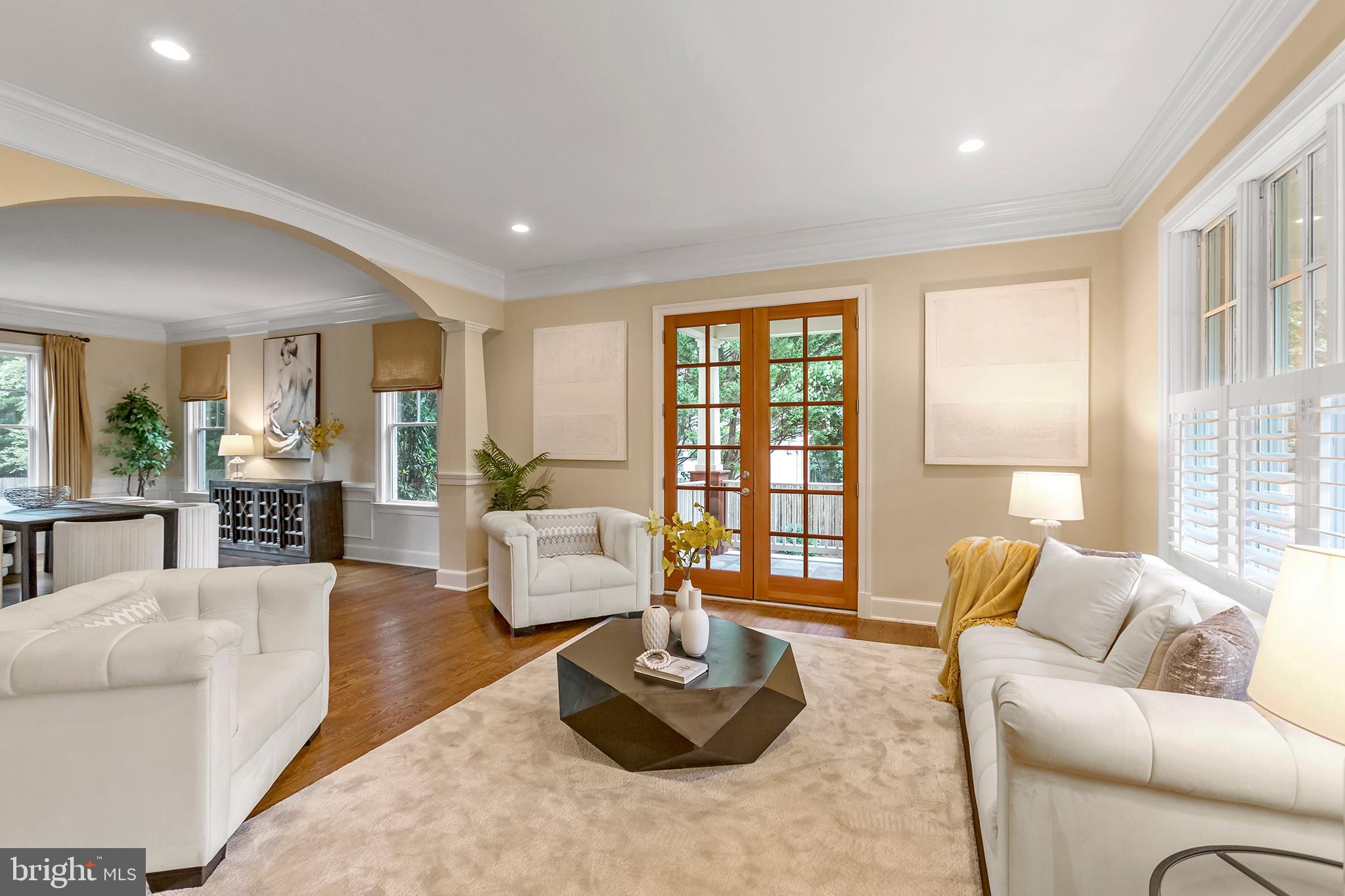 9215 Bells Mill Road Potomac, MD 20854 - Photo 5 of 35 Relax in the Living Room