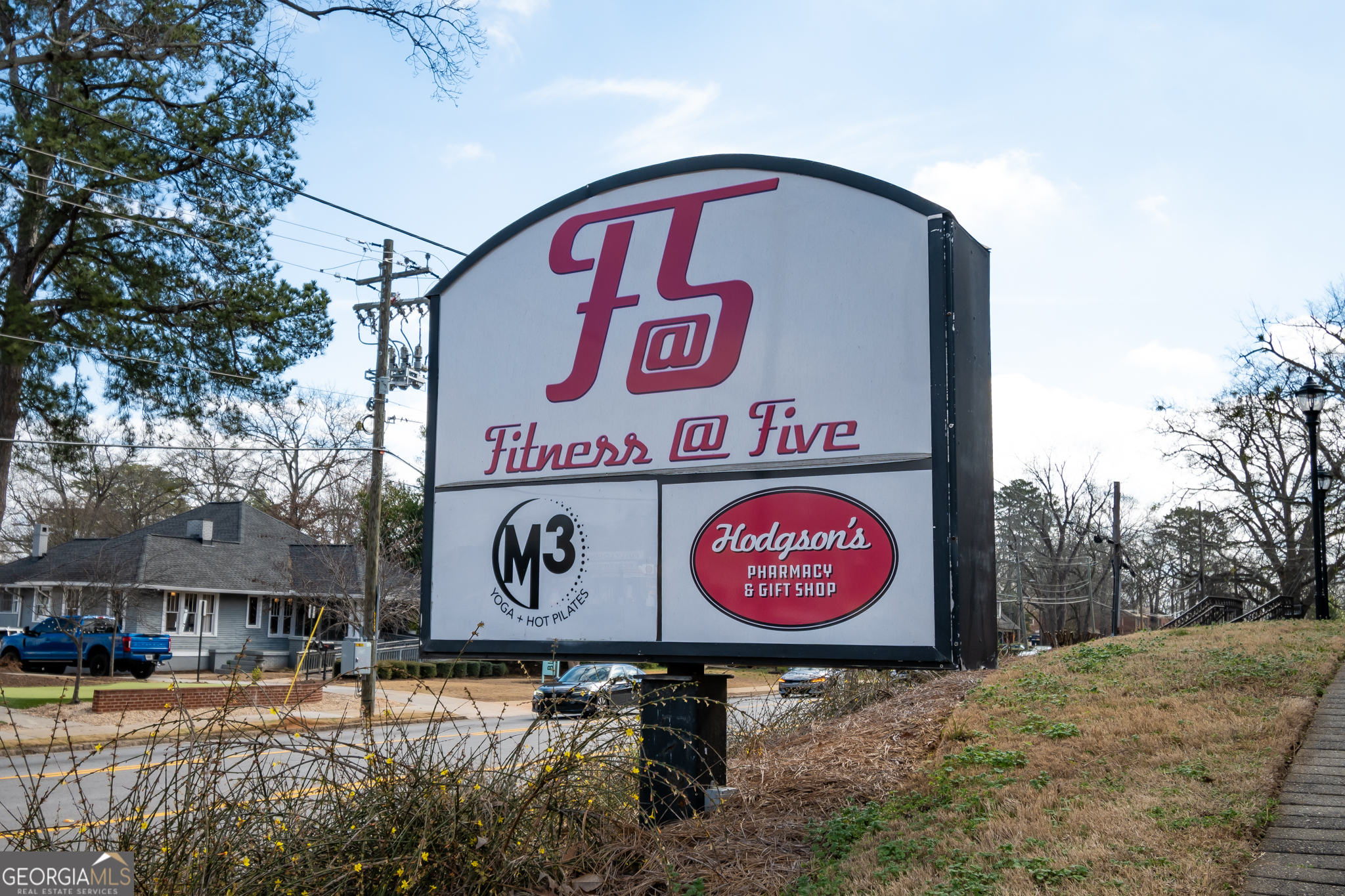 118 University Drive Athens, GA 30605 - Photo 27 of 29 a sign broad on the wall