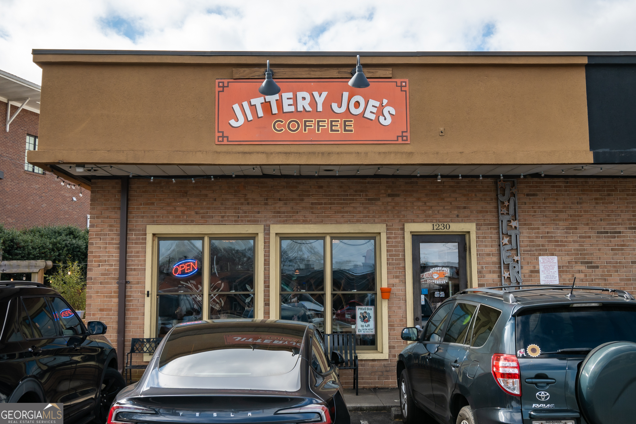 118 University Drive Athens, GA 30605 - Photo 29 of 29 a front view of a house with parking space