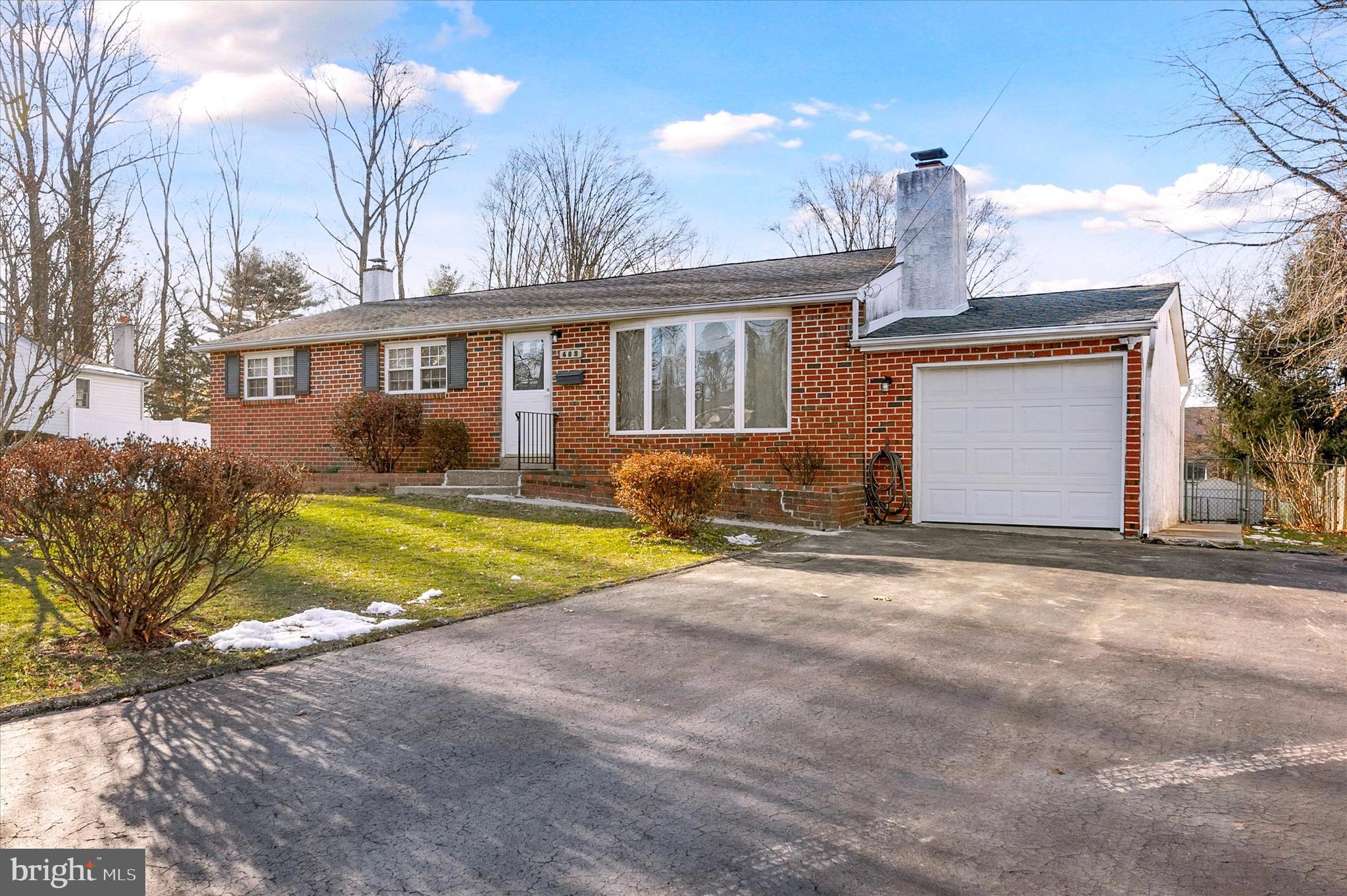 682 Roger Road Warminster, PA 18974 - Photo 2 of 27 Gallery Image 2