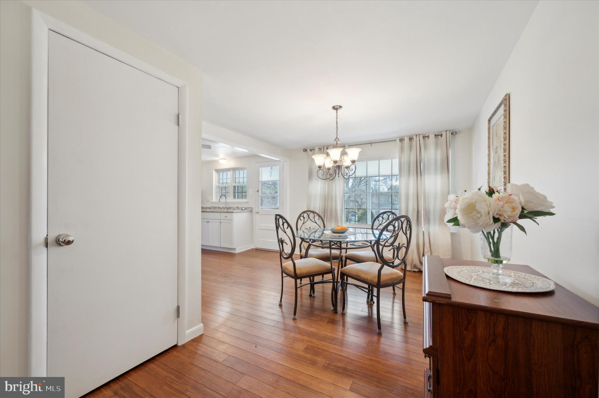 682 Roger Road Warminster, PA 18974 - Photo 5 of 27 Gallery Image 5