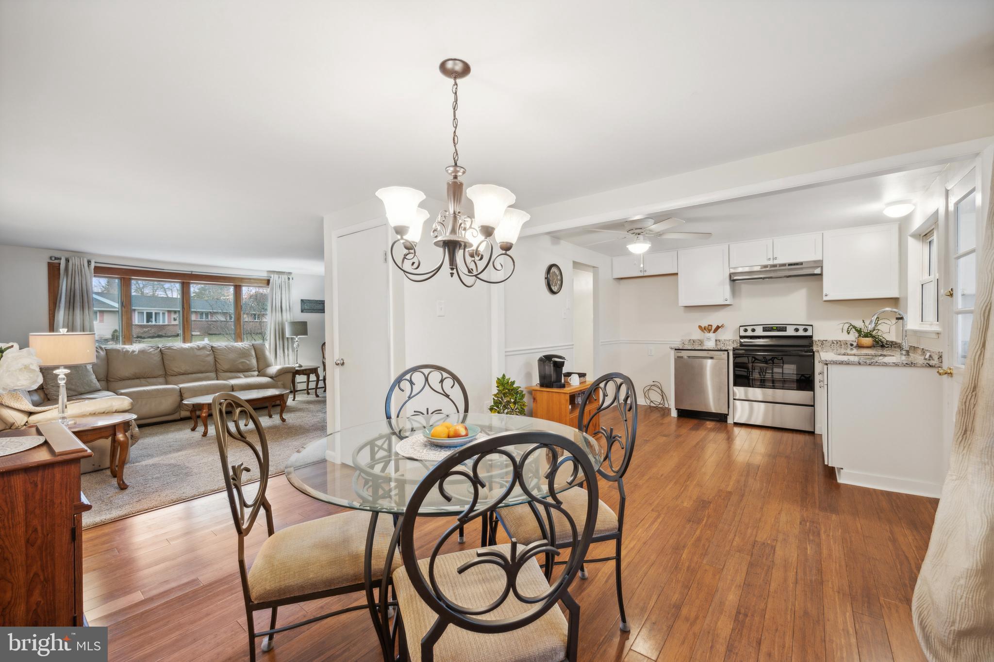 682 Roger Road Warminster, PA 18974 - Photo 6 of 27 Gallery Image 6
