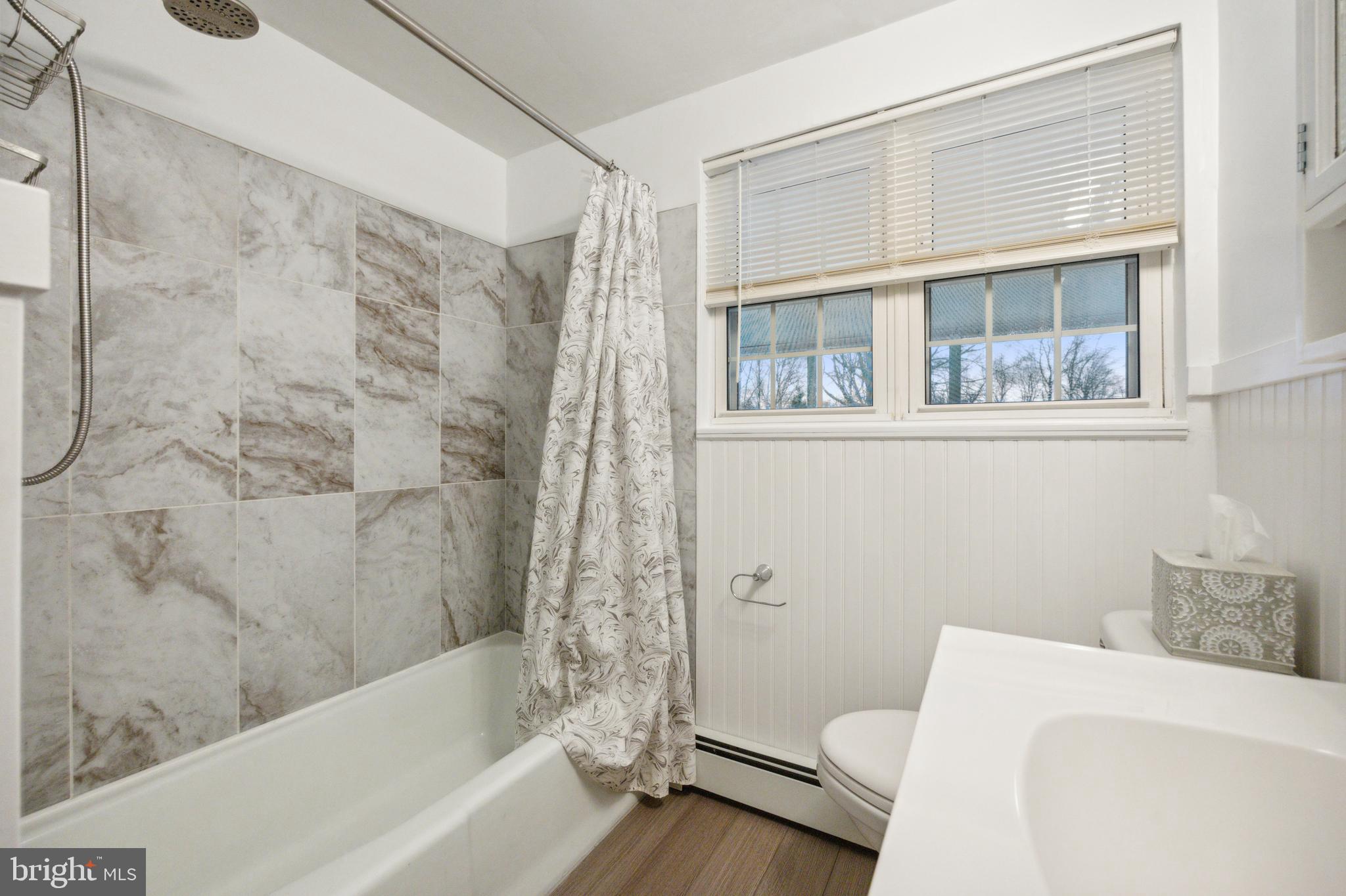 682 Roger Road Warminster, PA 18974 - Photo 9 of 27 Gallery Image 9