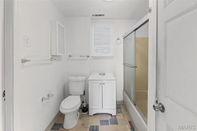 $70,000 | 550 North 30th Street, East St. Louis, IL 62205