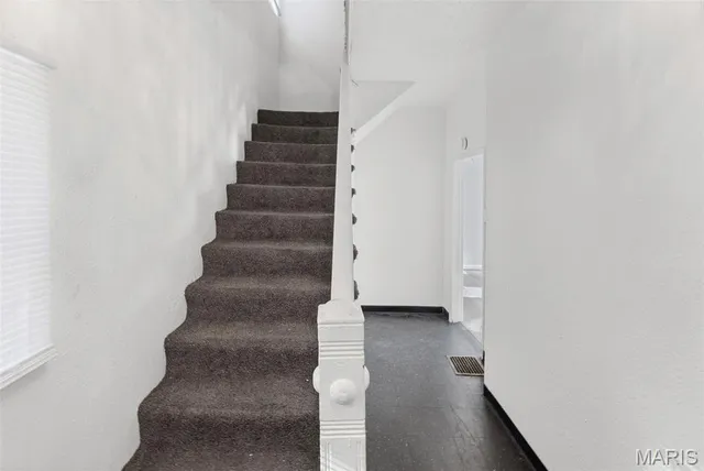 $70,000 | 550 North 30th Street, East St. Louis, IL 62205