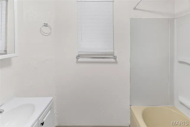 $70,000 | 550 North 30th Street, East St. Louis, IL 62205