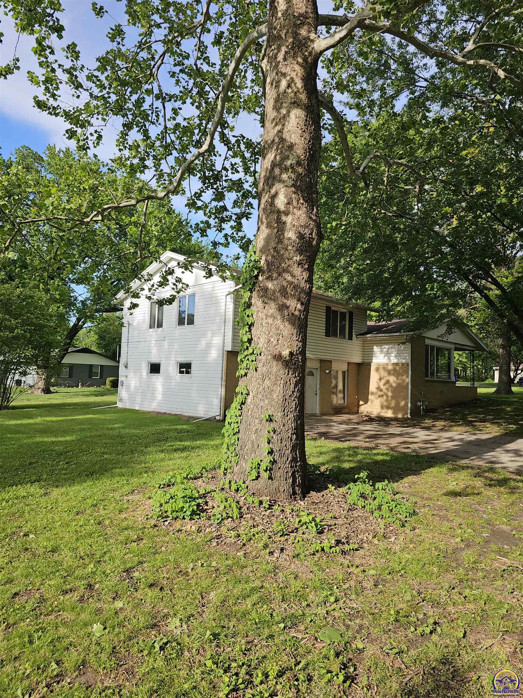 3205 Northwest Rochester Road Topeka, KS 66617 - Photo 45 of 52