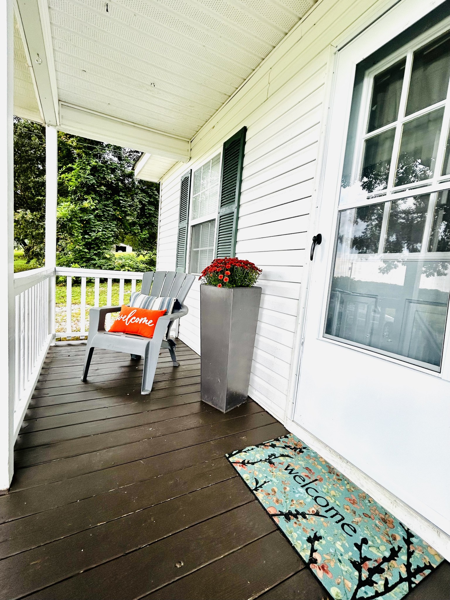 982 Donahue Road Pulaski, TN 38478 - Photo 3 of 12 a backyard of a house with seating space