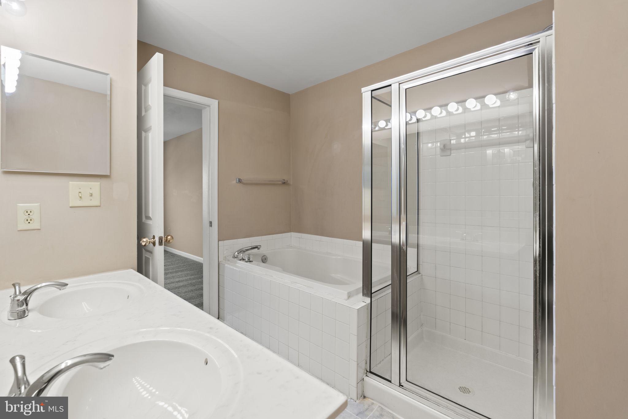 330 Roff Point Drive Odenton, MD 21113 - Photo 16 of 27 Primary Bath