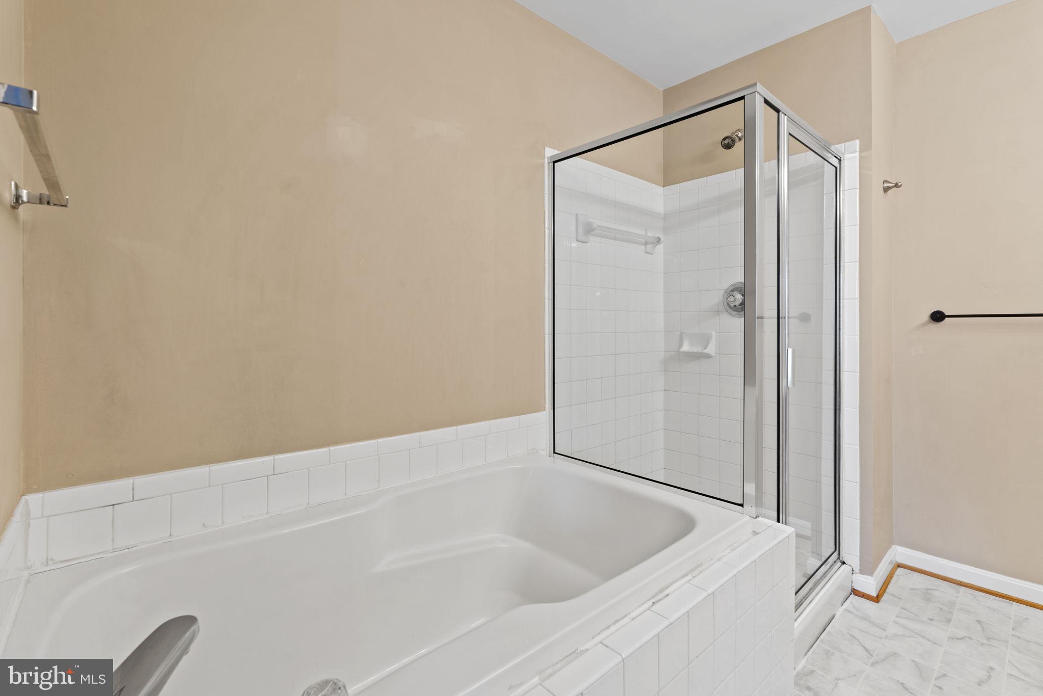 330 Roff Point Drive Odenton, MD 21113 - Photo 17 of 27 Primary Bath