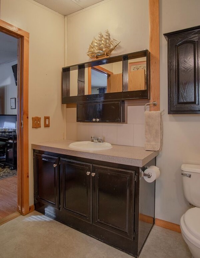568 Oxbow Road Hinsdale, NH 03451 - Photo 16 of 26 Gallery Image 16
