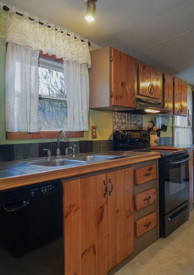 568 Oxbow Road Hinsdale, NH 03451 - Photo 4 of 26 Gallery Image 4