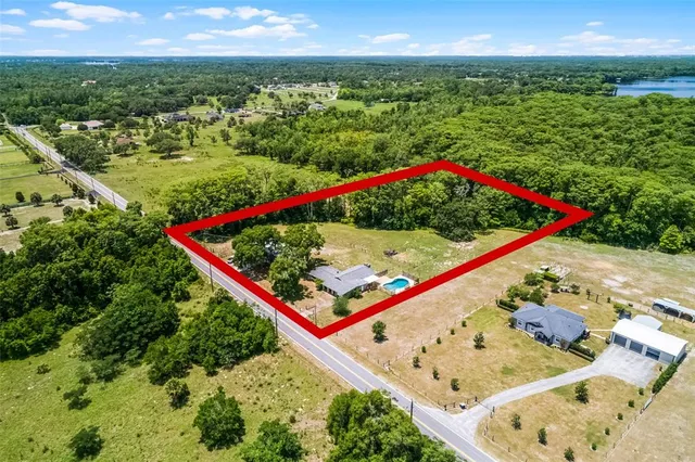 a view of a tennis court