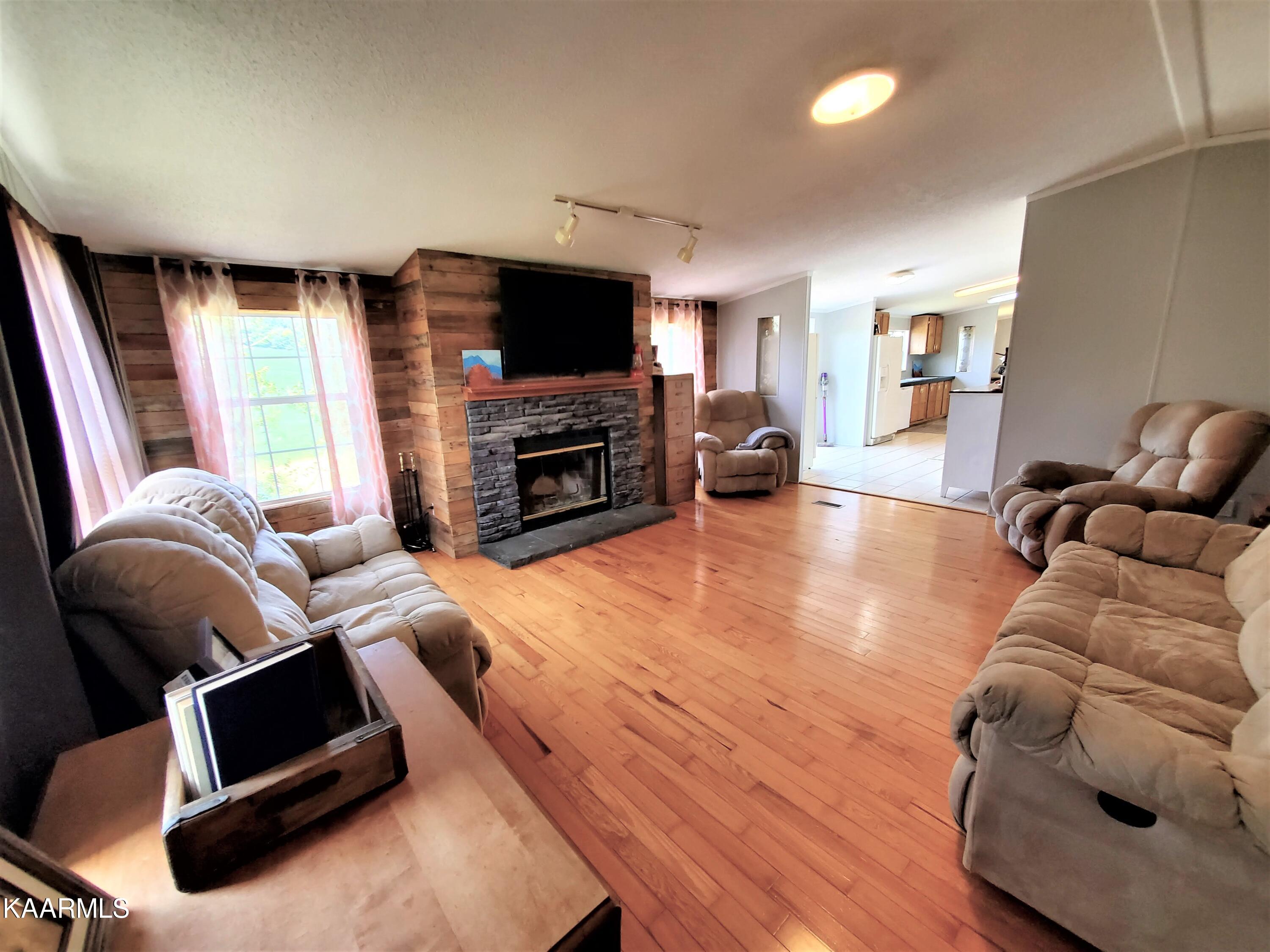 28759 Highway 95 Greenback, TN 37742 - Photo 23 of 34 Bonus Space/ Second Family Room