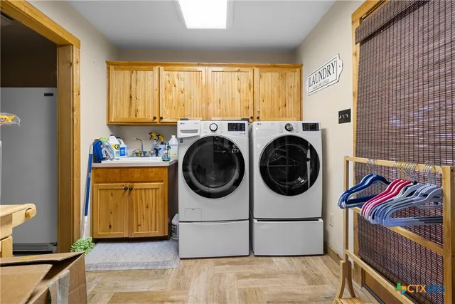 $425,000 | 7393 North N Highway, Nixon, TX 78140