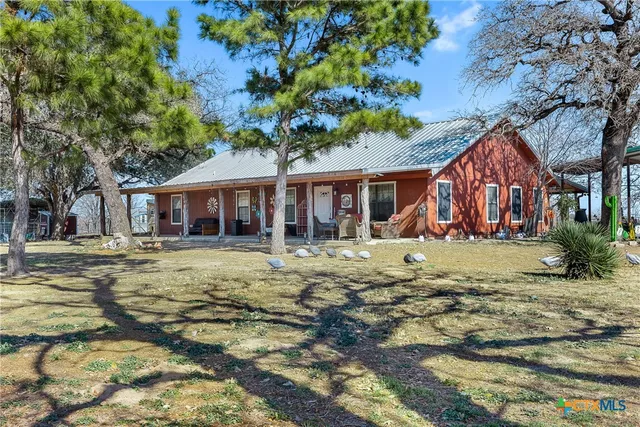 $425,000 | 7393 North N Highway, Nixon, TX 78140