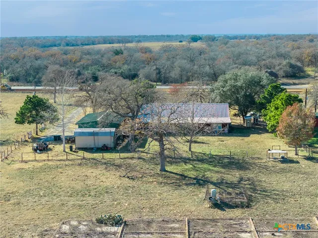 $425,000 | 7393 North N Highway, Nixon, TX 78140