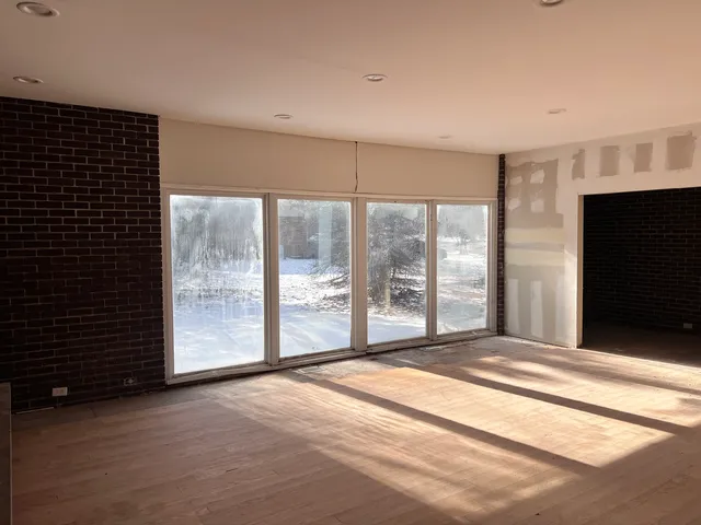 $299,900 | 2940 Flossmoor Road, Flossmoor, IL 60422