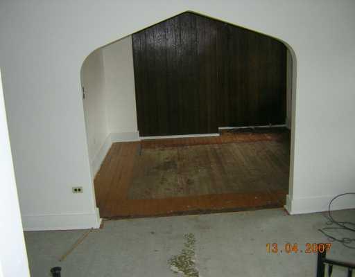 309 Agnew Road Jeannette, PA 15644 - Photo 3 of 7 Living Room.