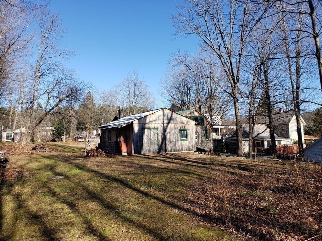 4 Pleasant Street Huntington, MA 01050 - Photo 10 of 38