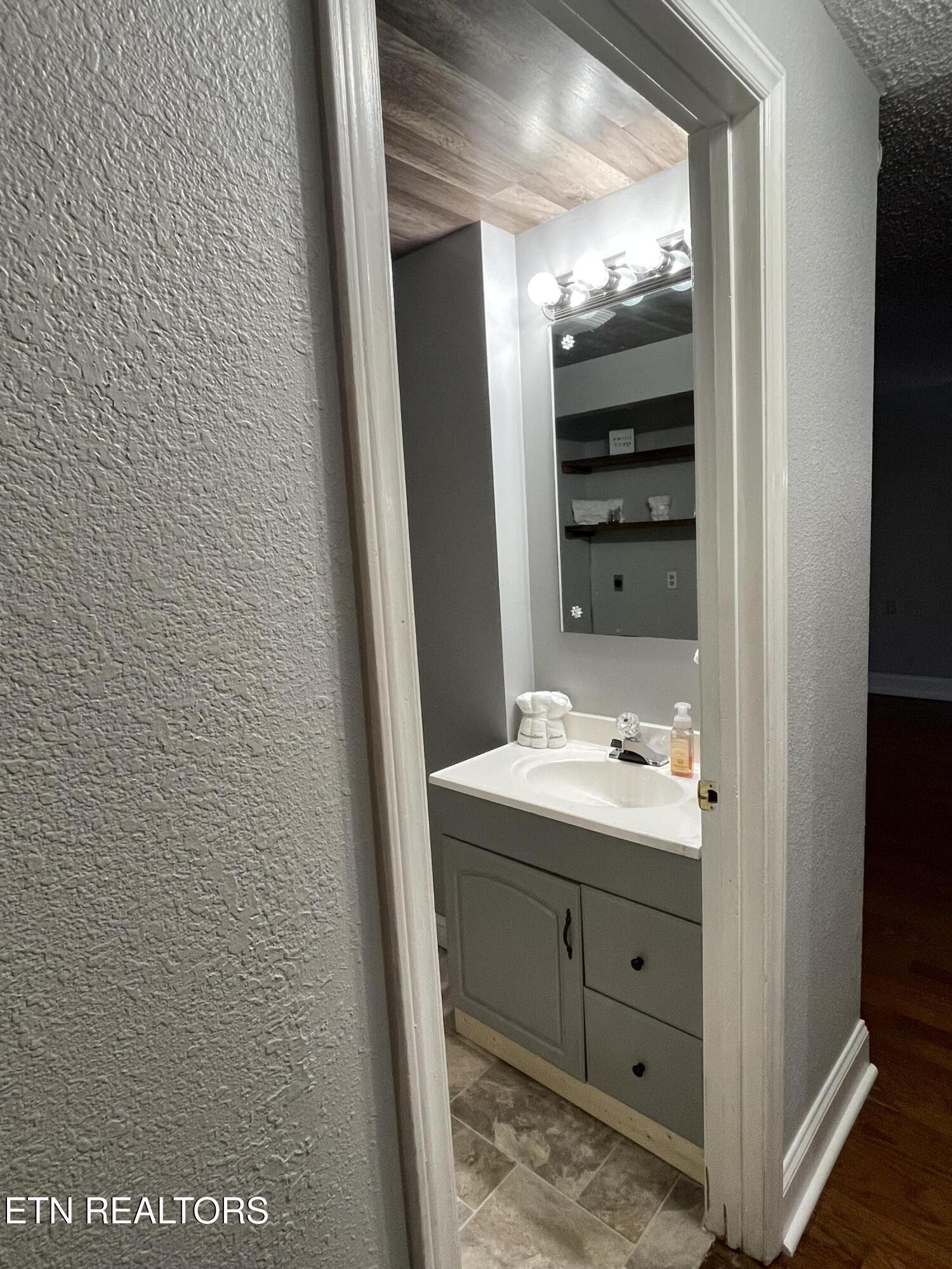 2038 Highland Road Maryville, TN 37801 - Photo 10 of 22 Gallery Image 10