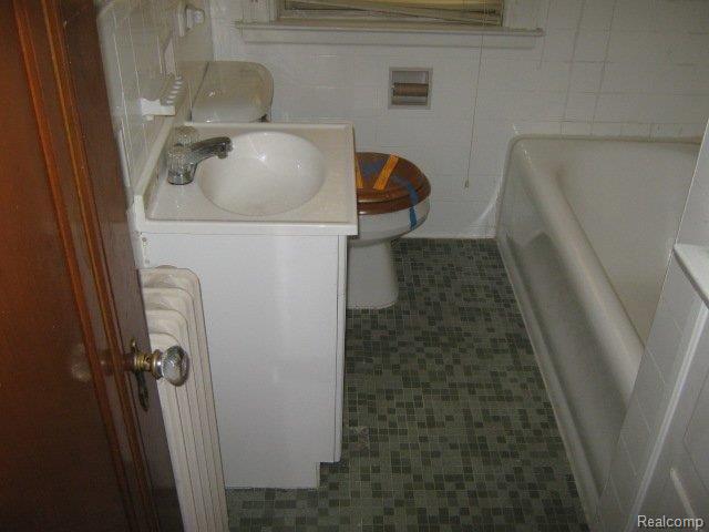 4828 Audubon Road Detroit, MI 48224 - Photo 11 of 13 BATH2
