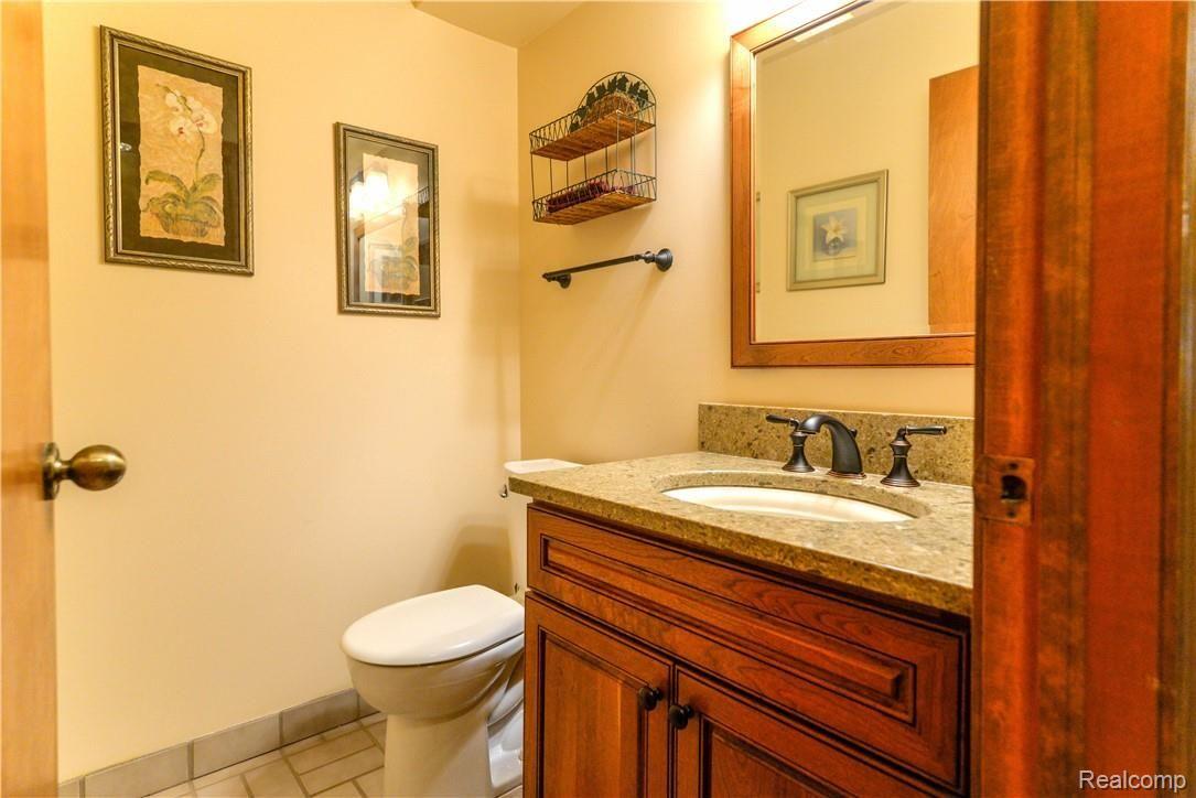 35256 Curtis Road Livonia, MI 48152 - Photo 14 of 29 HALF BATH