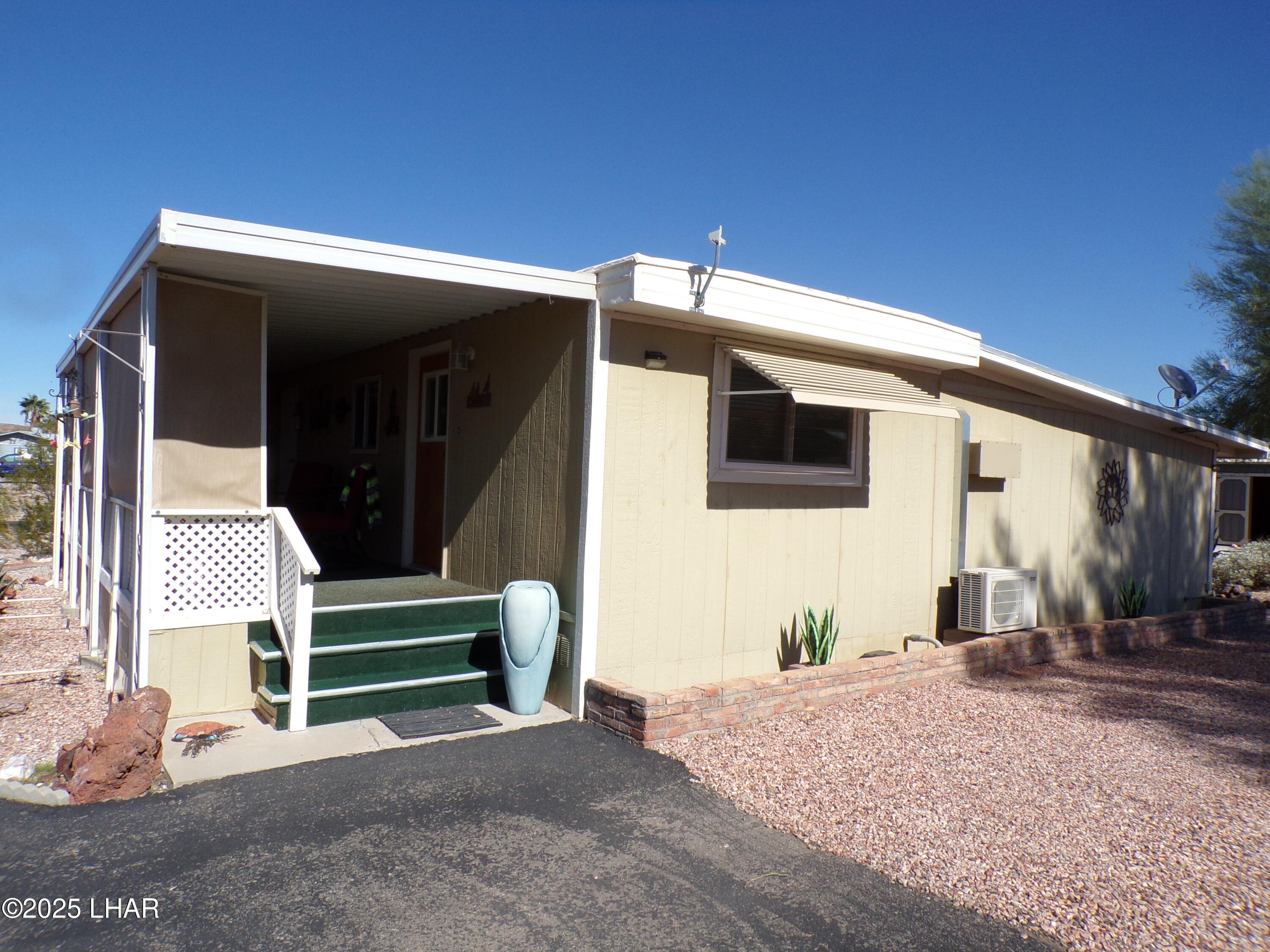 25569 Ochoco Way Bouse, AZ 85325 - Photo 11 of 71 WELCOME COME ON IN.