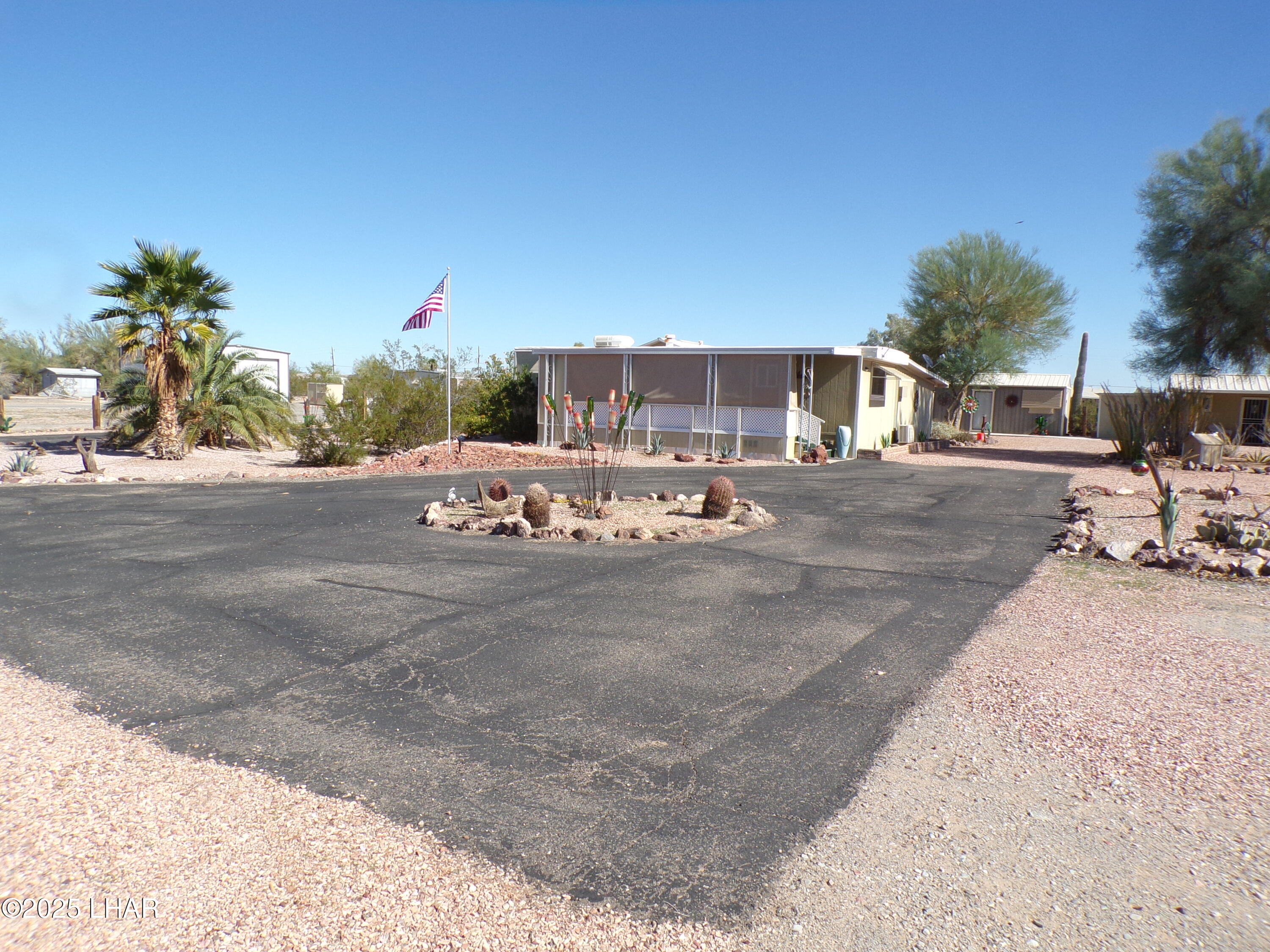 25569 Ochoco Way Bouse, AZ 85325 - Photo 12 of 71 CIRCULAR DRIVE ENTRY