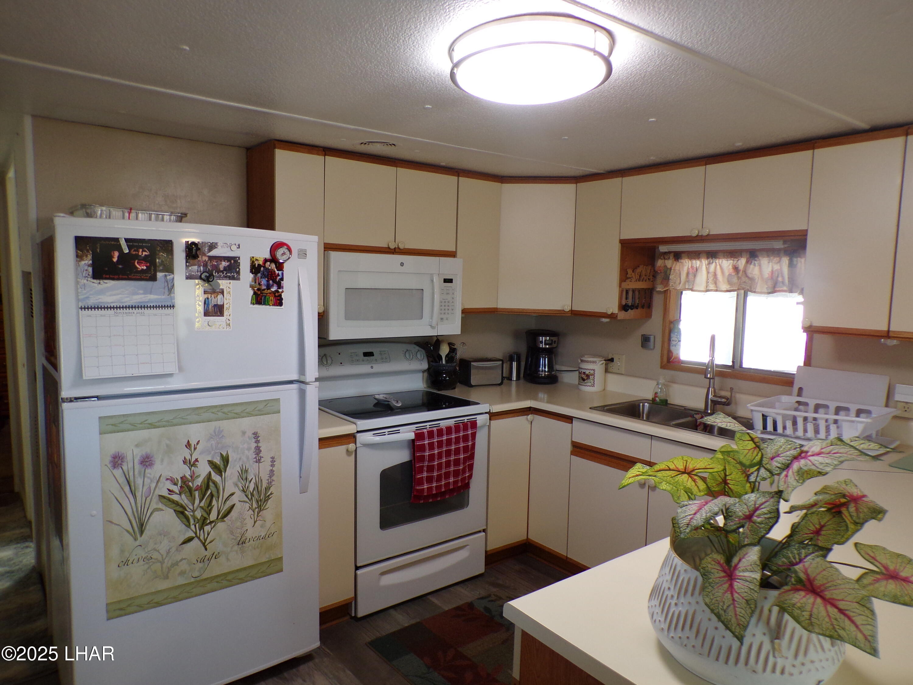 25569 Ochoco Way Bouse, AZ 85325 - Photo 21 of 71 KITCHEN VIEW
