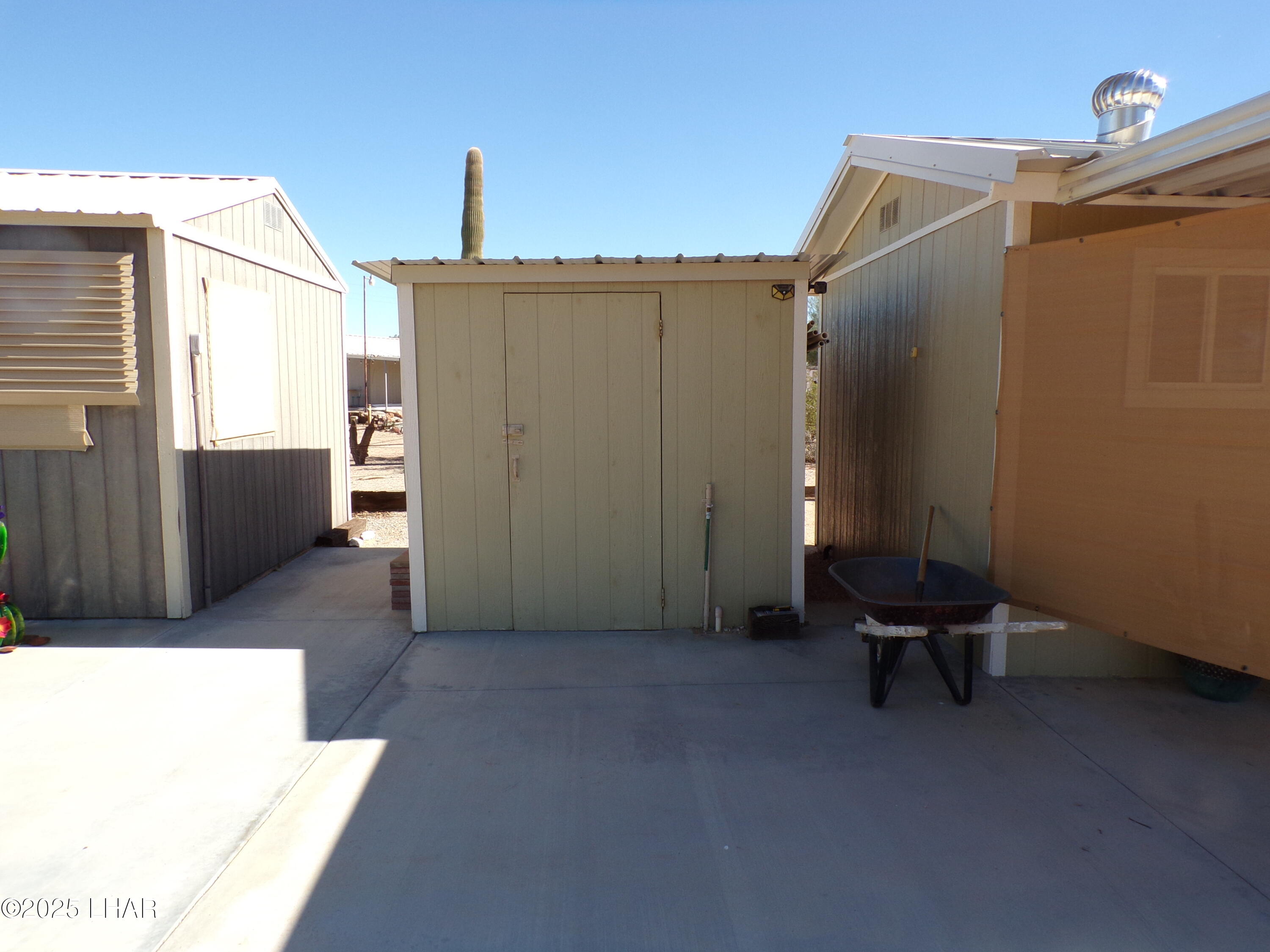 25569 Ochoco Way Bouse, AZ 85325 - Photo 45 of 71 WELL HOUSE/ STORAGE