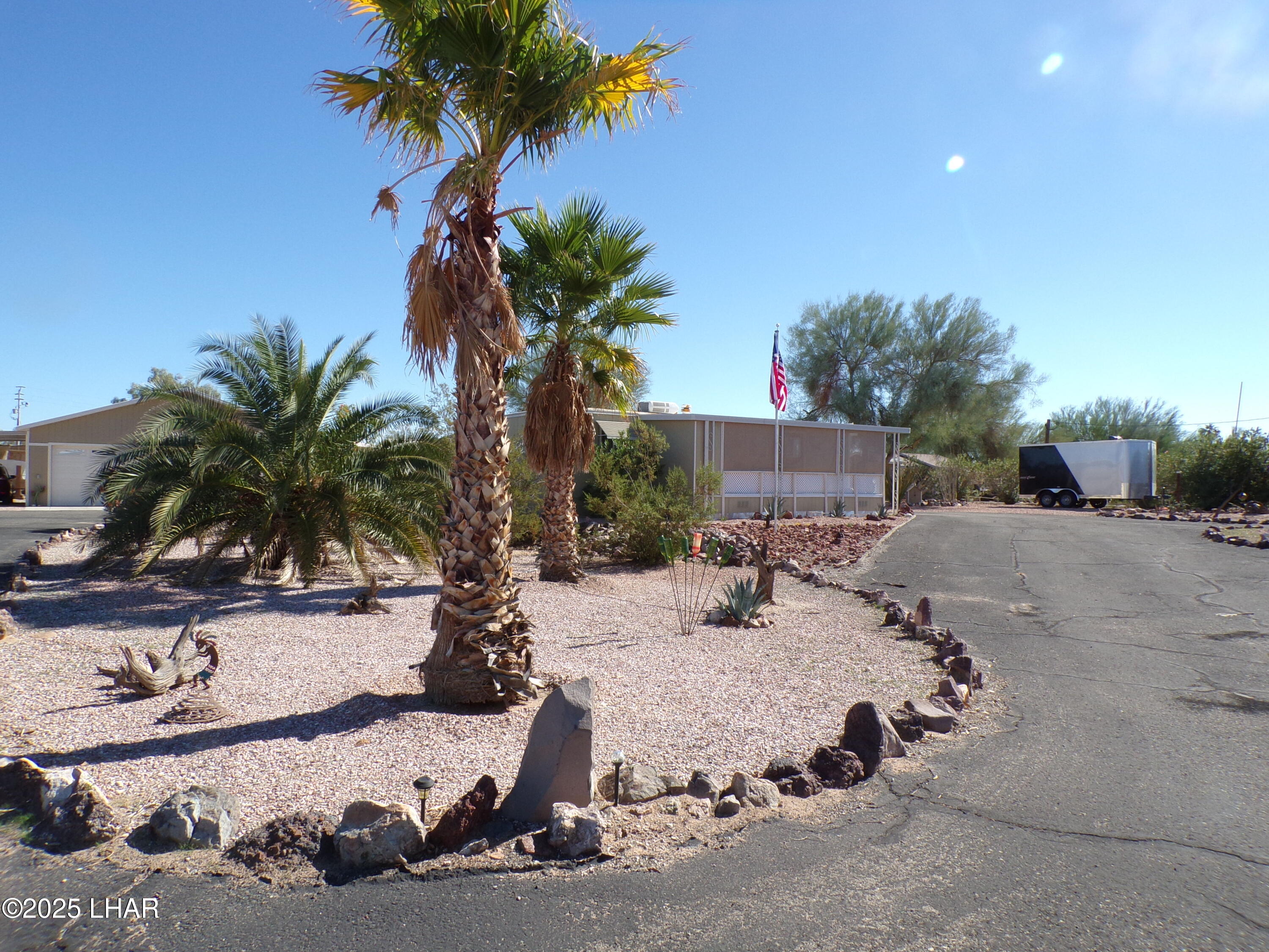 25569 Ochoco Way Bouse, AZ 85325 - Photo 10 of 71 CIRCULAR ENTRY DRIVE