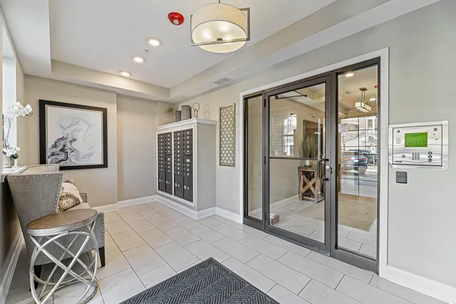 $625,000 | 2701 Commons Drive, Unit 210, Glenview, IL 60026