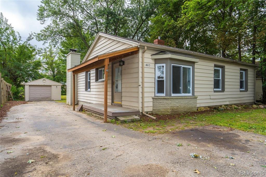 680 East Auburn Road Rochester Hills, MI 48307 - Photo 1 of 50