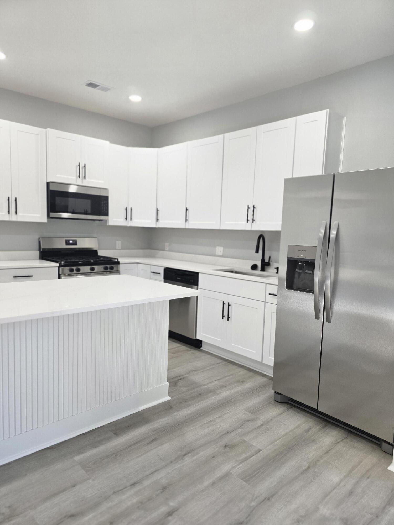 203 East George Street St. George, SC 29477 - Photo 6 of 29 20260129_092752