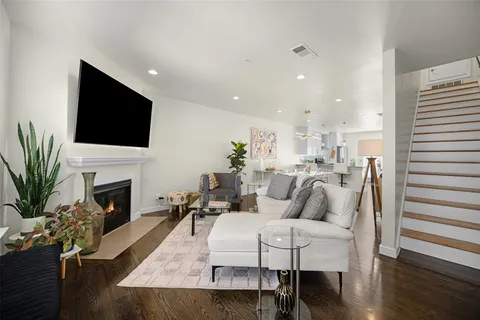 $430,000 | 3922 Gilbert Avenue, Unit 214, Dallas, TX 75219