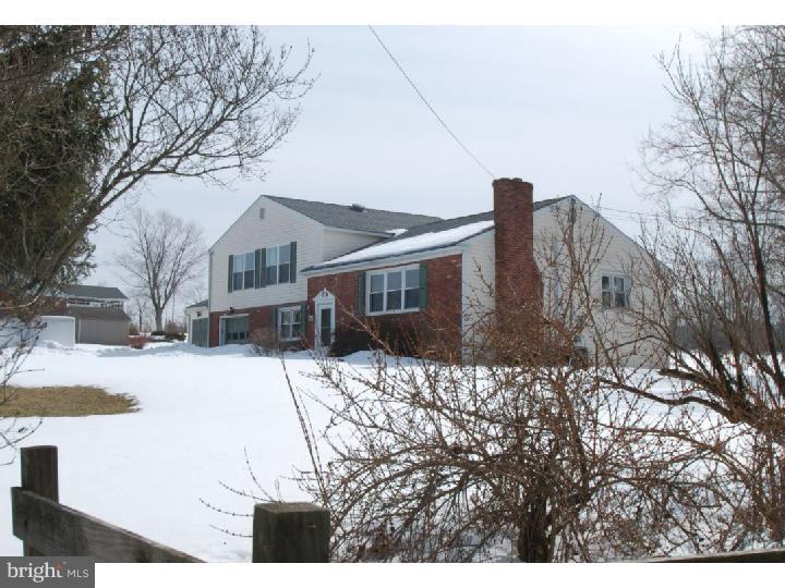 306 Moyer Road Hilltown, PA 18944 - Photo 2 of 21