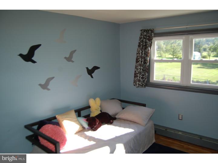 306 Moyer Road Hilltown, PA 18944 - Photo 13 of 21