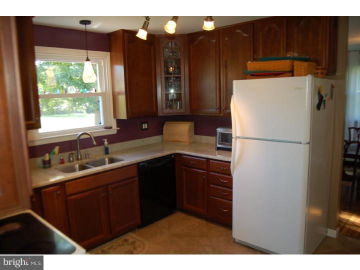 306 Moyer Road Hilltown, PA 18944 - Photo 6 of 21