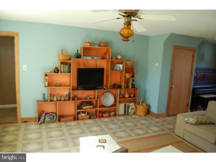306 Moyer Road Hilltown, PA 18944 - Photo 9 of 21