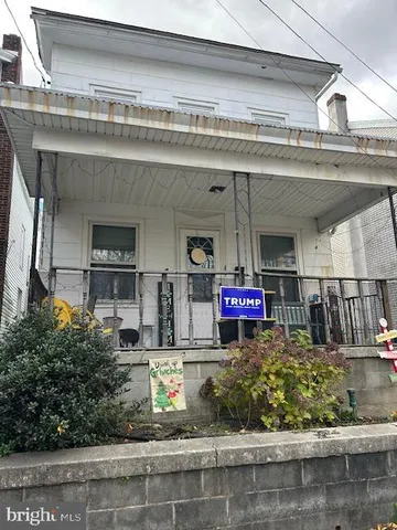 a sign that is on the side of a building