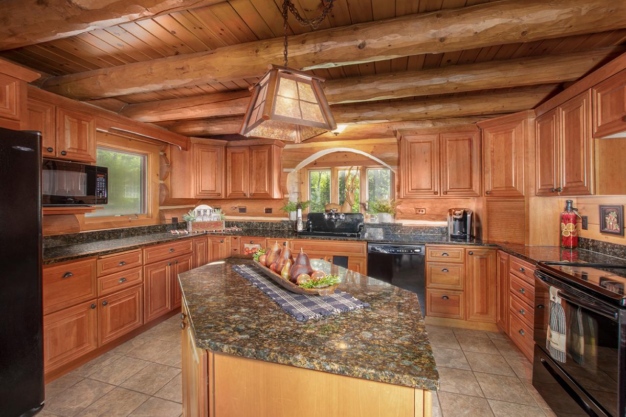 7931 Frontier Road Presque Isle, WI 54557 - Photo 6 of 30 Gallery Image 6