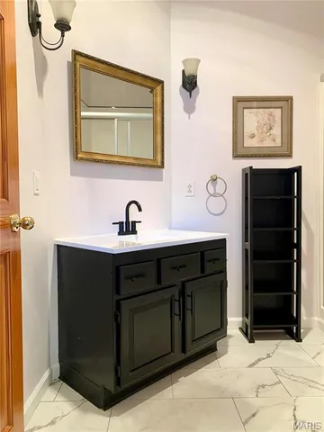 $399,900 | 24613 Shady Oaks Lane, Perry, MO 63462