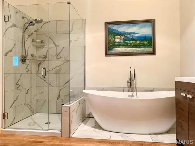 $399,900 | 24613 Shady Oaks Lane, Perry, MO 63462