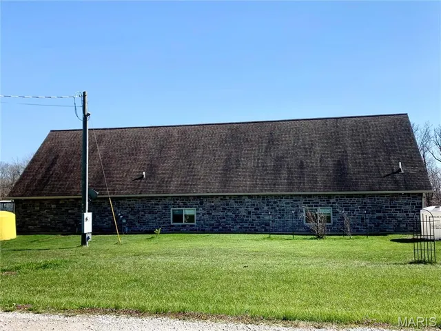 $399,900 | 24613 Shady Oaks Lane, Perry, MO 63462